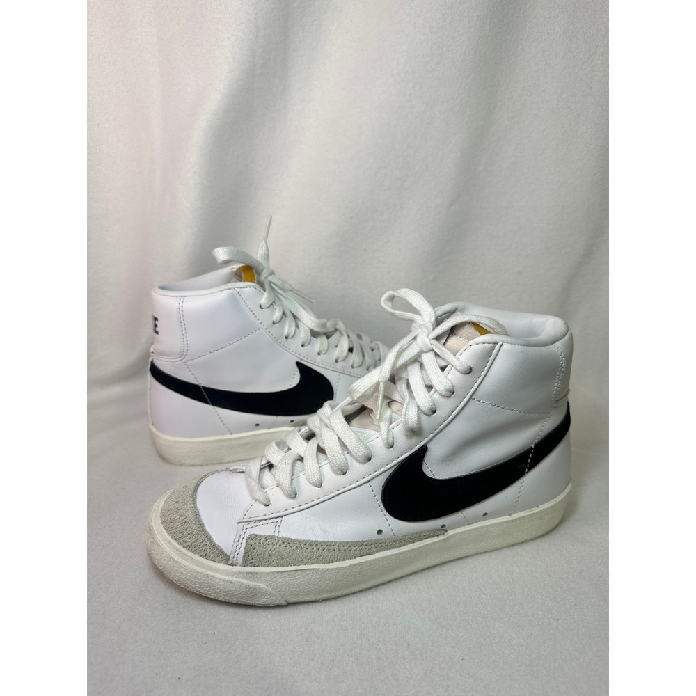 Nike‎ Blazer Mid 77 High Top Sneakers White Black  Size 6.5 BQ6806-100 Women's